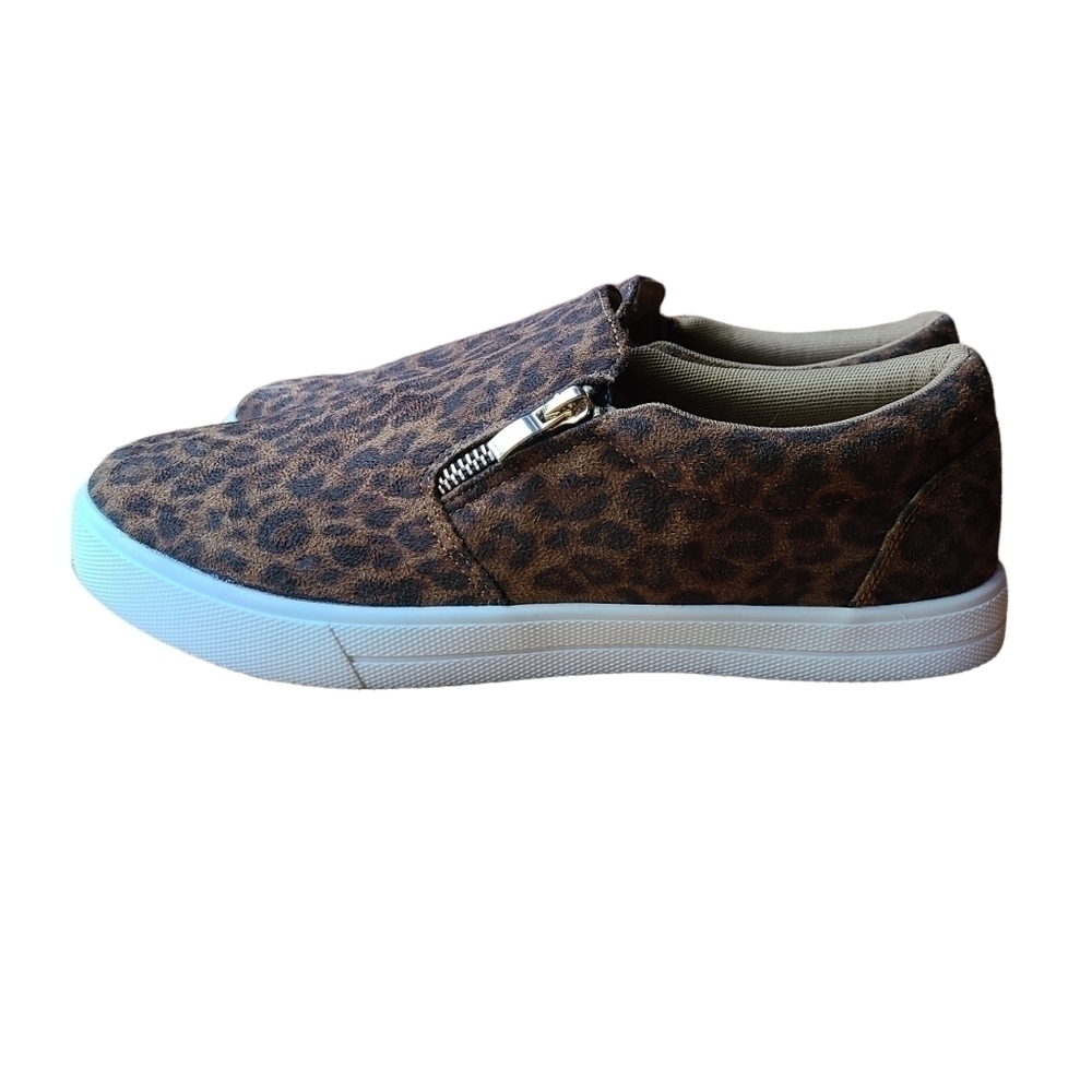 Cheeta print Slip-on Loafer Shoes with gold Zipper Detail,  Size 9.5